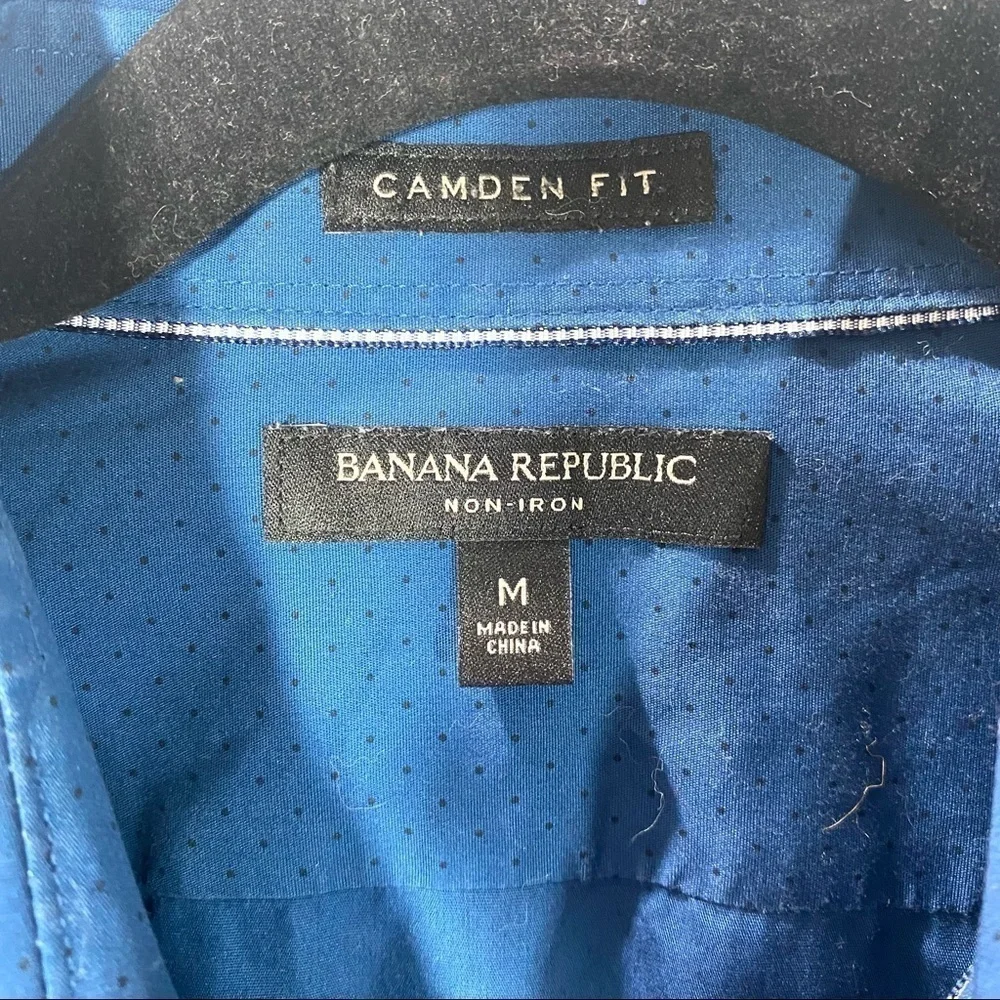 Banana Republic non-iron Camden fit blue polka dot button up size M